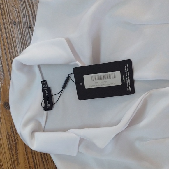 Pretty little thing women's White midriff top size 6 US nwt - Picture 4 of 5